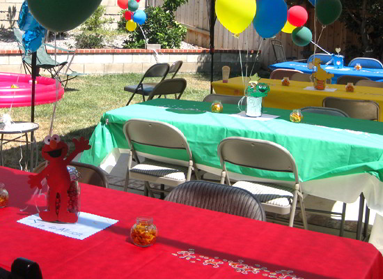 Sesame Street Centerpieces Bert With Pin Wheels Paper - vrogue.co