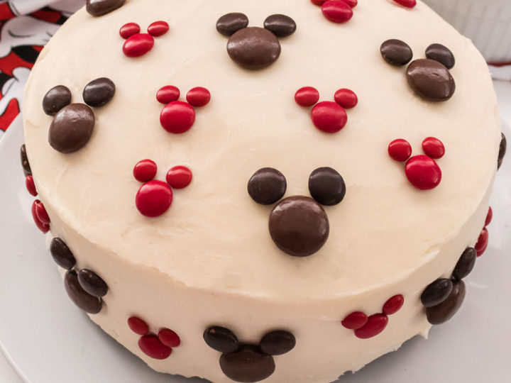 Chocolate Cake Decoration - An Easy Idea | Decorated Treats