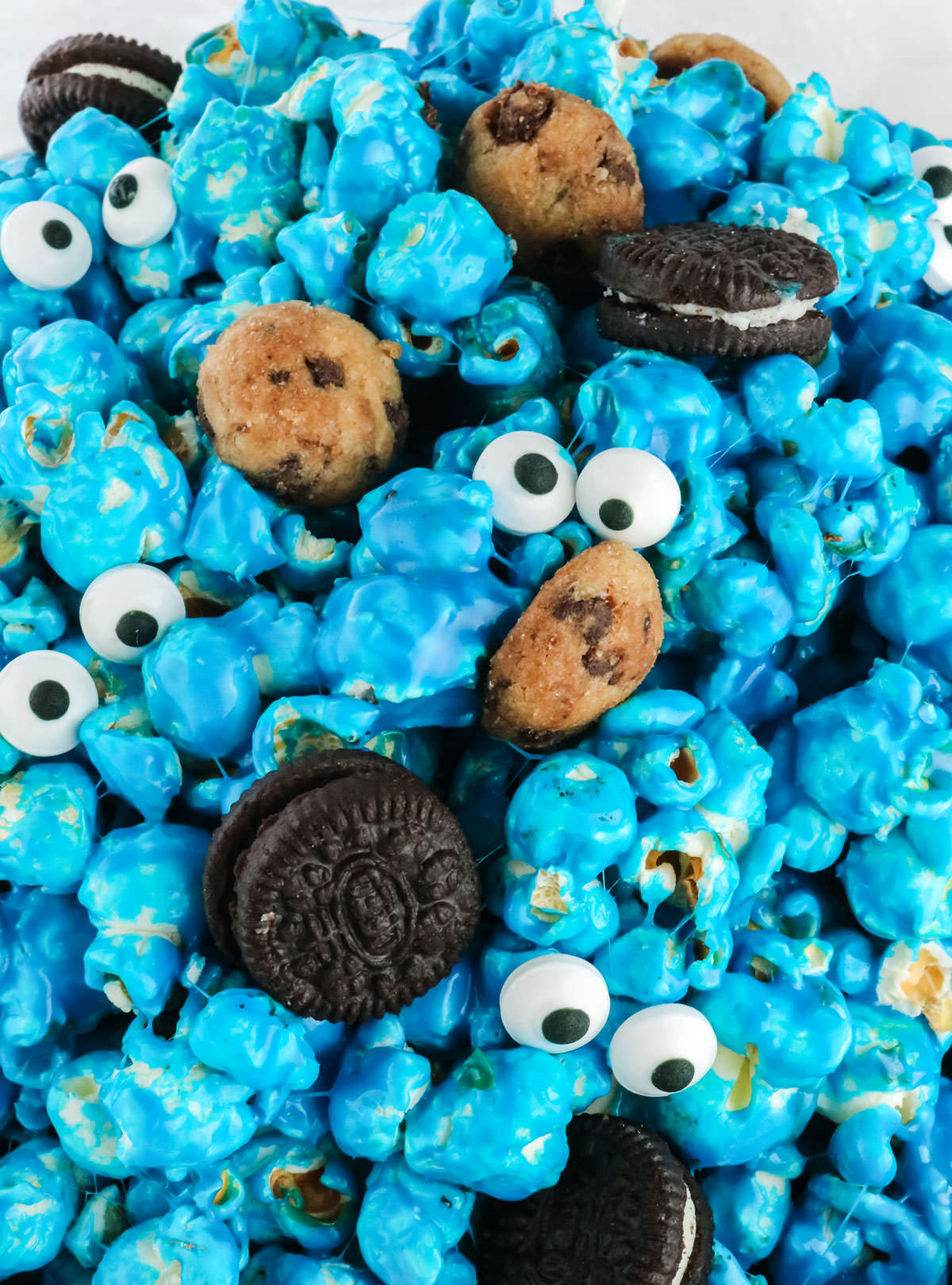 Closeup on a bowl of Cookie Monster Popcorn.