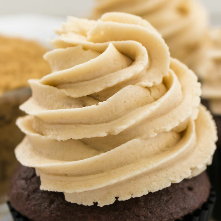 Brown Sugar Buttercream Frosting 1200 Featured 735x735 