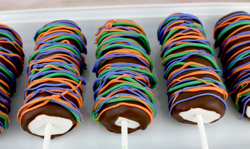 Halloween Marshmallow Pops - Two Sisters