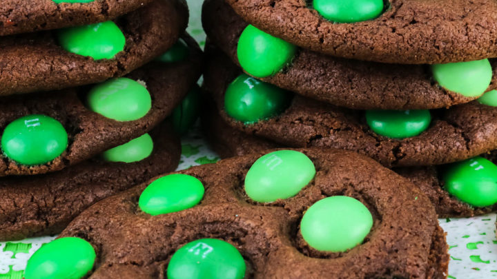 St Patrick's Day Cookies {with Crunchy Mint M&M's} - Becky's Recipe Box