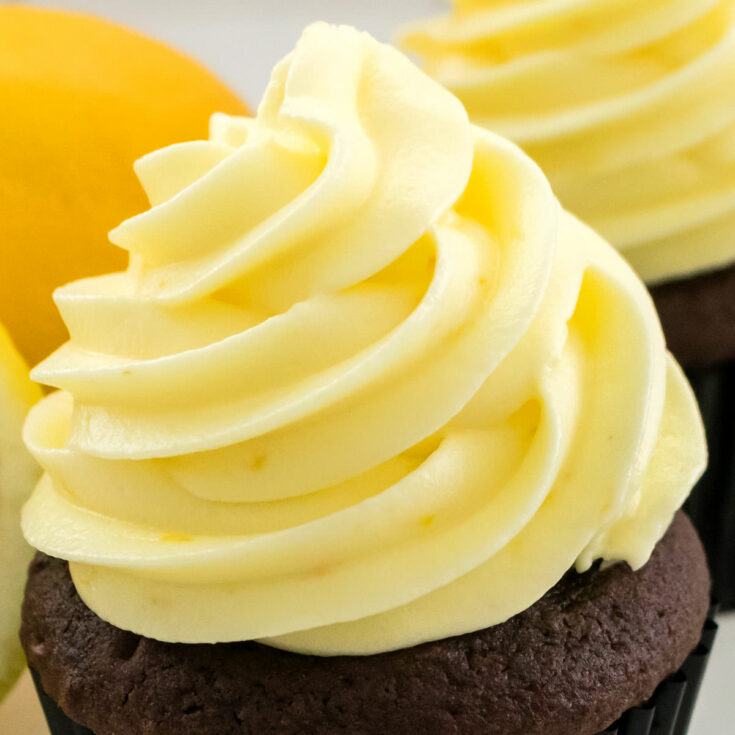 The Best Lemon Cream Cheese Frosting