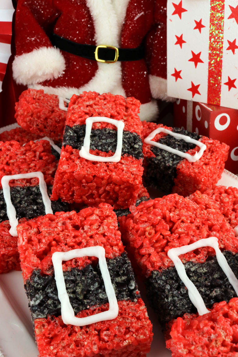 These Santa Claus Rice Krispie Treats are a festive, delicious and easy to make Holiday dessert that will wow both your family and your Christmas Party guests.