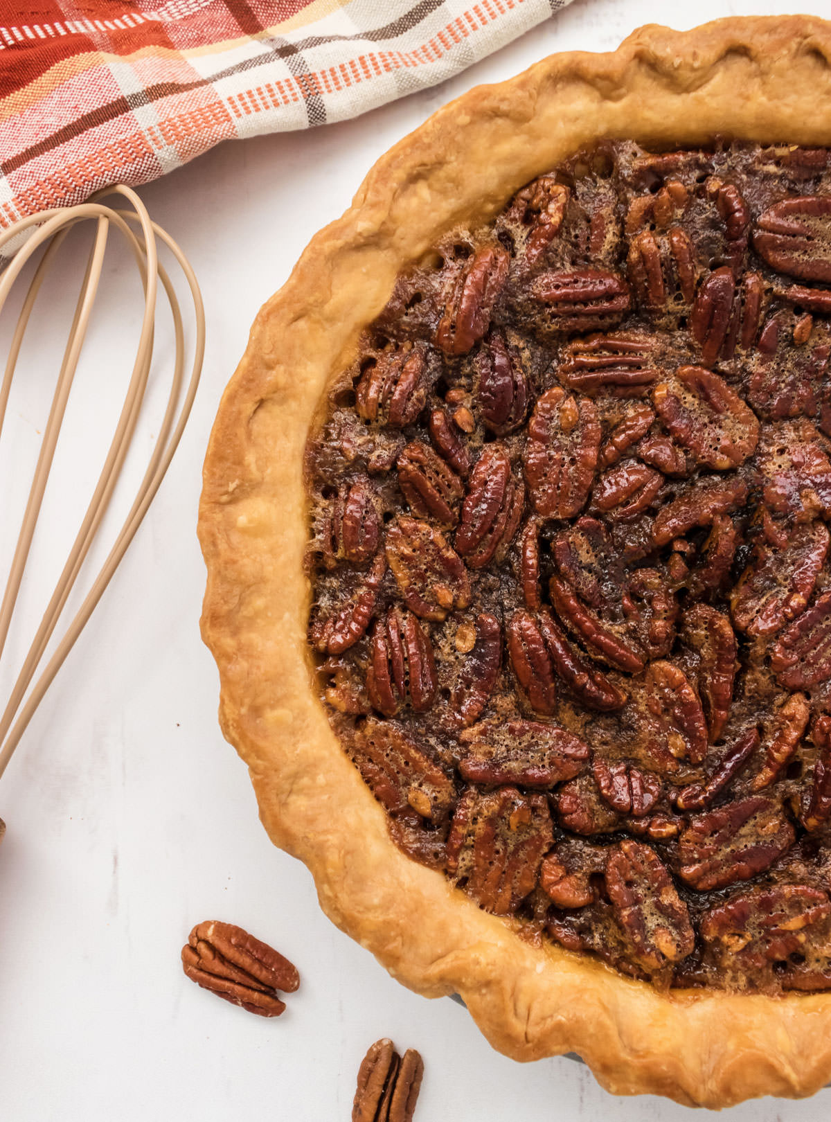 Easy Pecan Pie Recipe - Two Sisters